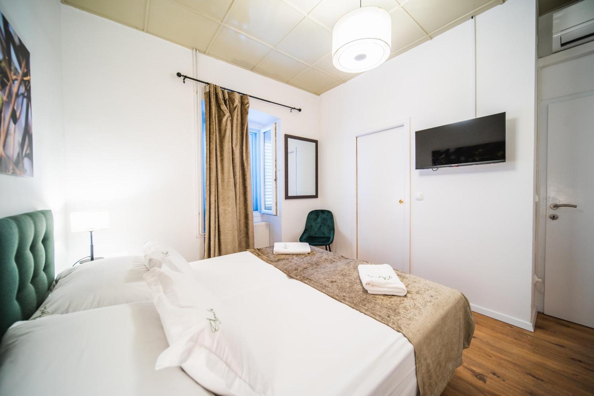 Hotel Orgula Lumbarda Esterno foto