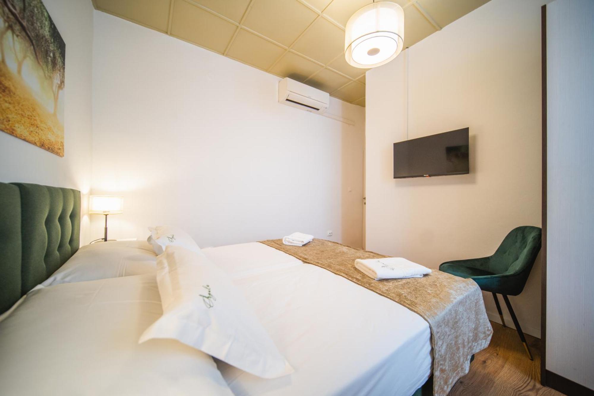 Hotel Orgula Lumbarda Esterno foto